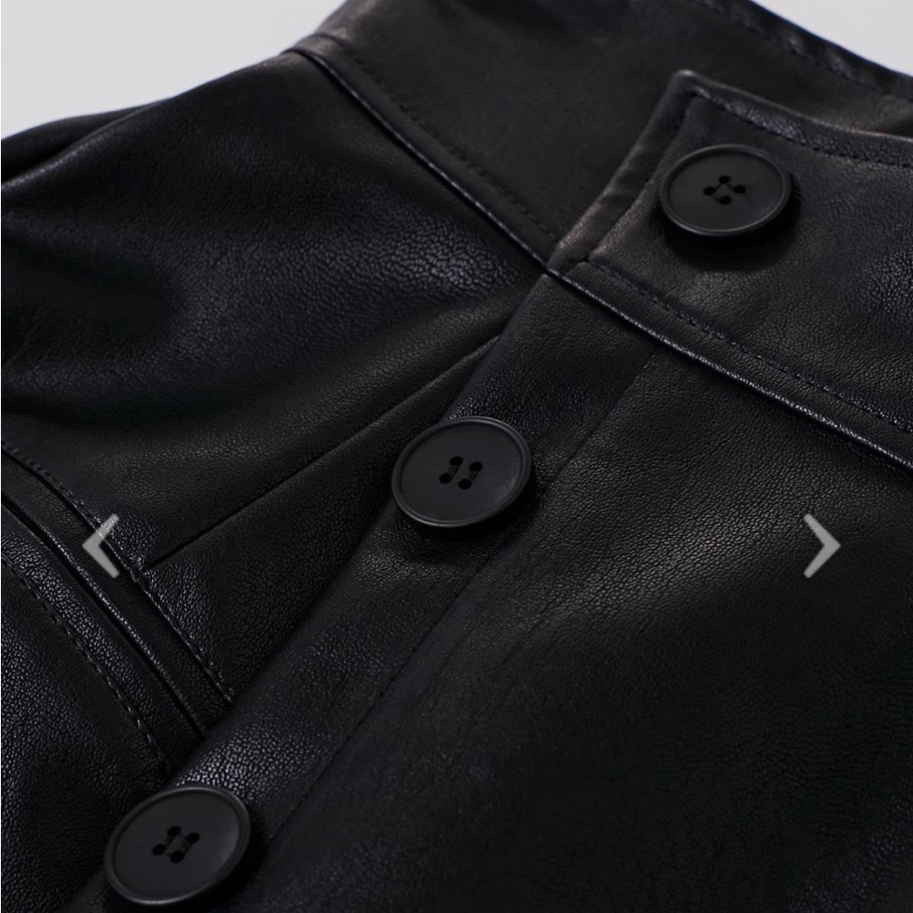 FAUX LEATHER ASYMMETRIC BUTTONED FLAP MINI SKORT IN BLACK - Picture 6 of 10